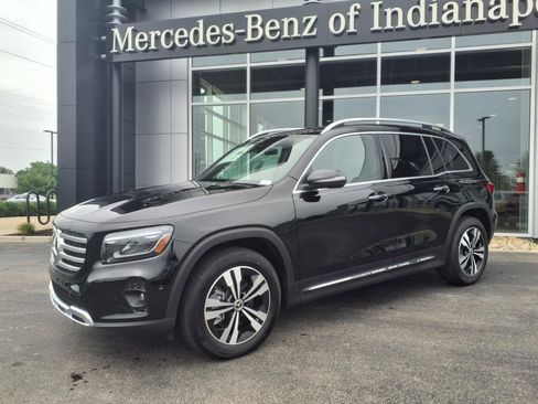 New 2025 Mercedes-Benz GLB 250 4MATIC image 2