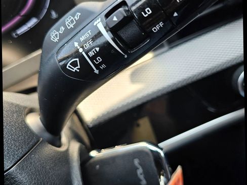 Used 2023 Kia Sportage LX image 18