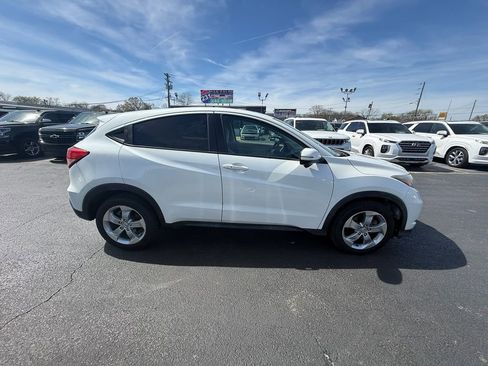 Used 2016 Honda HR-V EX image 2