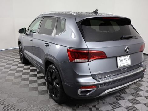 Used 2024 Volkswagen Taos SE w/ Panoramic Sunroof Package AWD/4WD image 6