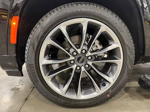 New 2025 Jeep Wagoneer Series III w/ Premium Group I image 7