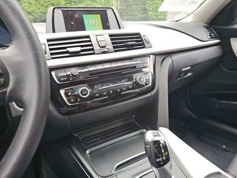 Used 2016 BMW 320i xDrive Sedan AWD/4WD image 28