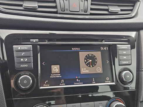 Used 2018 Nissan Rogue S image 18