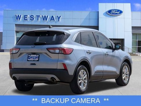 Used 2022 Ford Escape SE FWD image 3