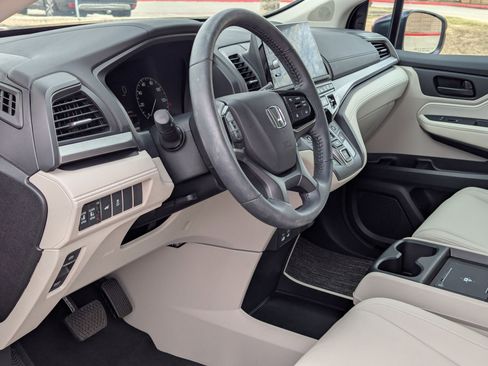Certified 2025 Honda Odyssey EX-L image 13