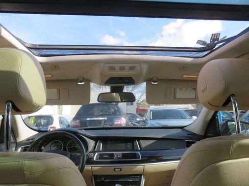 Used 2014 BMW 535i Gran Turismo xDrive image 12