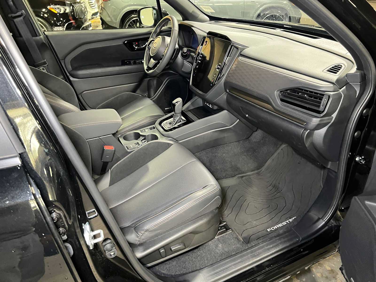 Used 2025 Subaru Forester Touring AWD/4WD image 11