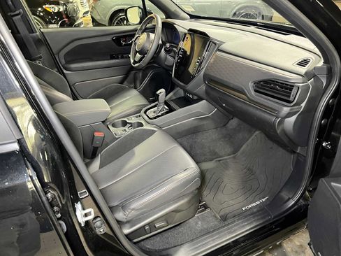 Used 2025 Subaru Forester Touring AWD/4WD image 11