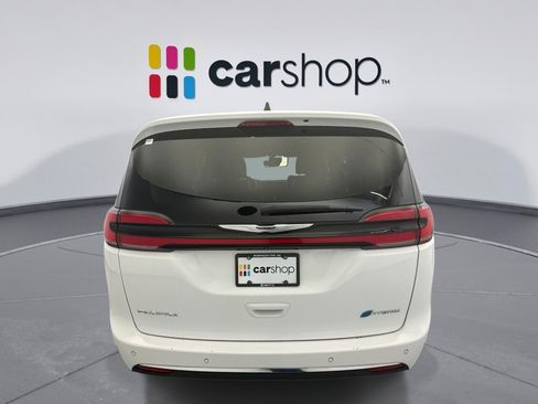 Used 2024 Chrysler Pacifica Limited FWD image 22