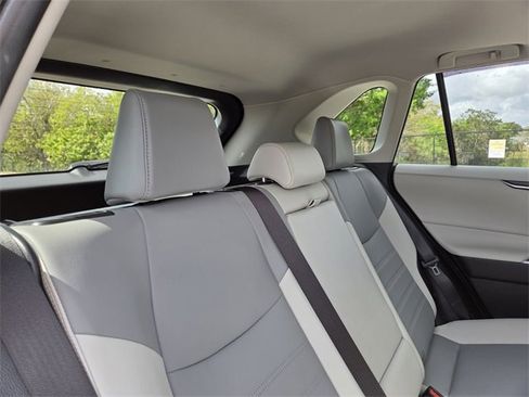 Used 2022 Toyota RAV4 XLE Premium image 14