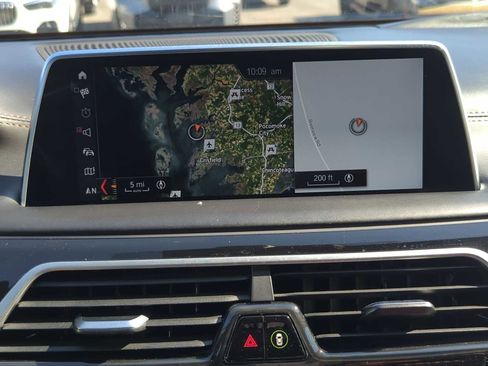 Used 2018 BMW 750i xDrive image 30