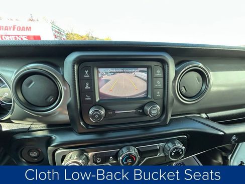 Used 2021 Jeep Wrangler Sport image 31
