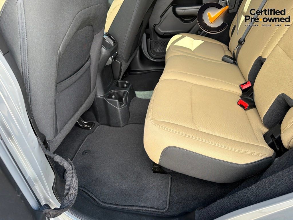Certified 2022 Jeep Wrangler Unlimited Sport AWD/4WD image 36