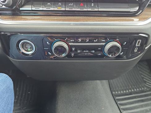 Used 2022 Chevrolet Silverado 1500 LT image 20