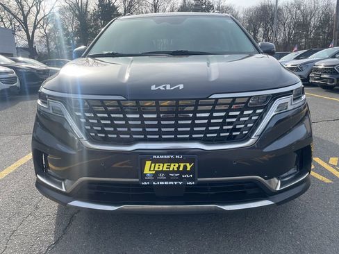 Used 2024 Kia Carnival SX Prestige image 2