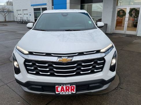 New 2026 Chevrolet Equinox LT image 3