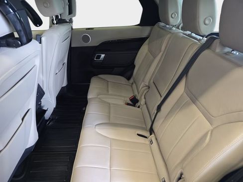 Used 2018 Land Rover Discovery SE AWD/4WD image 18