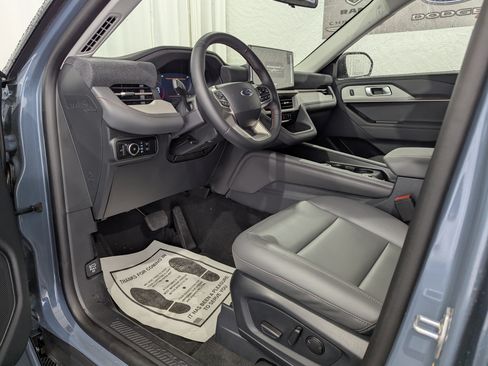New 2026 Ford Explorer Active w/ Active Comfort Package AWD/4WD image 16