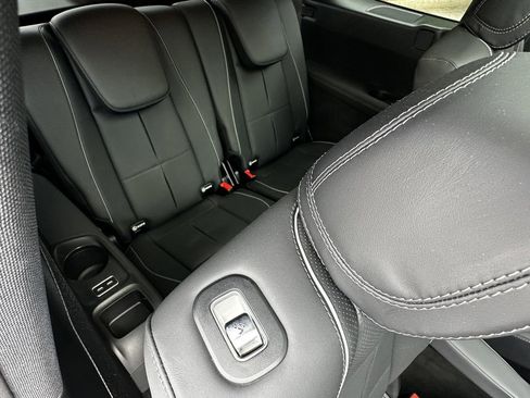 Certified 2025 Mercedes-Benz GLS 450 4MATIC image 19