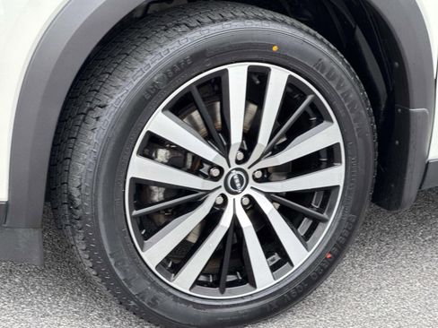 Used 2023 Nissan Pathfinder Platinum image 7