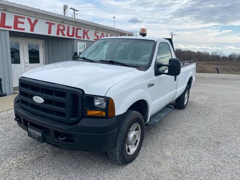Used 2006 Ford F250 XLT image 3