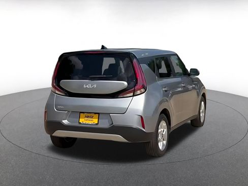 Used 2025 Nissan Sentra SV FWD image 14