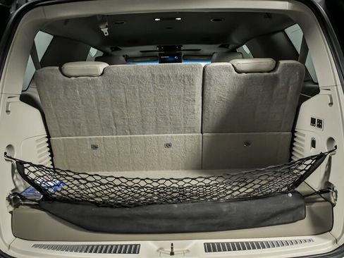 Used 2015 Cadillac Escalade Premium image 13