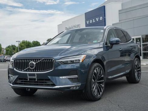 Certified 2022 Volvo XC60 B5 Inscription AWD/4WD image 3