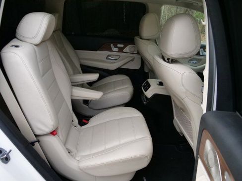 Used 2022 Mercedes-Benz GLS 450 4MATIC image 41