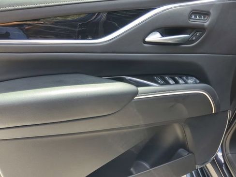 Certified 2024 Cadillac Escalade Sport w/ LPO, ONYX Package image 19