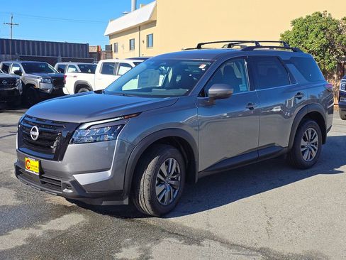 New 2026 Nissan Pathfinder SV image 4