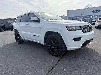 Used 2020 Jeep Grand Cherokee Altitude video 1
