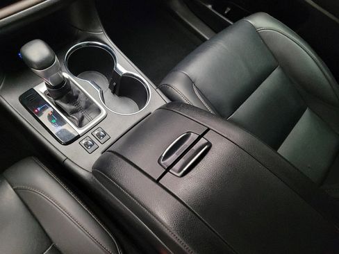 Used 2019 Toyota Highlander XLE image 26
