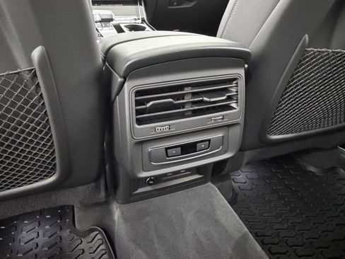 Used 2025 Audi Q7 2.0T Premium w/ Convenience Package AWD/4WD image 34