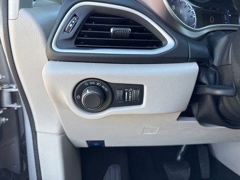 Used 2024 Chrysler Voyager LX image 16