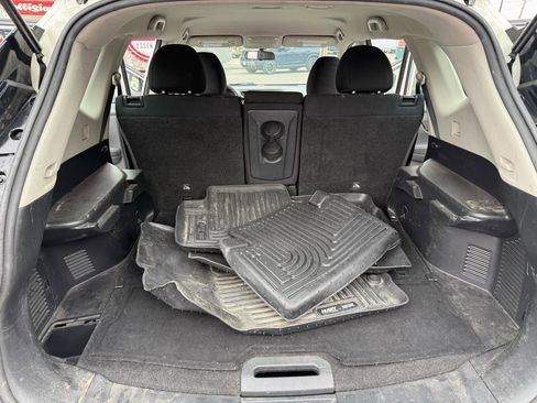 Used 2017 Nissan Rogue S image 25