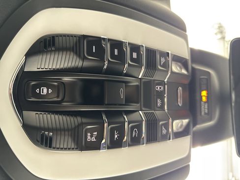 New 2025 Porsche Macan image 34