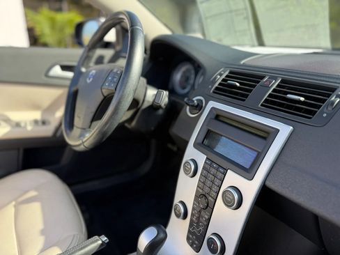 Used 2013 Volvo C70 T5 image 47