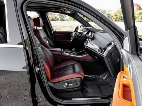 Used 2021 BMW X5 xDrive40i w/ Executive Package image 37