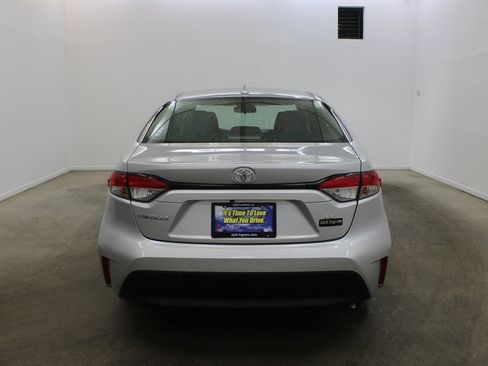 Used 2023 Toyota Corolla LE FWD image 4