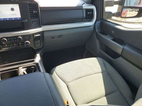 Used 2024 Ford F250 XLT w/ FX4 Off-Road Package image 18