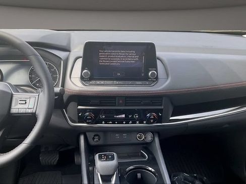 New 2026 Nissan Rogue SV AWD/4WD image 6