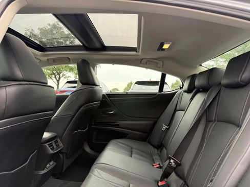 Used 2024 Lexus ES 350 Ultra Luxury w/ Accessory Package (Z2) FWD image 16