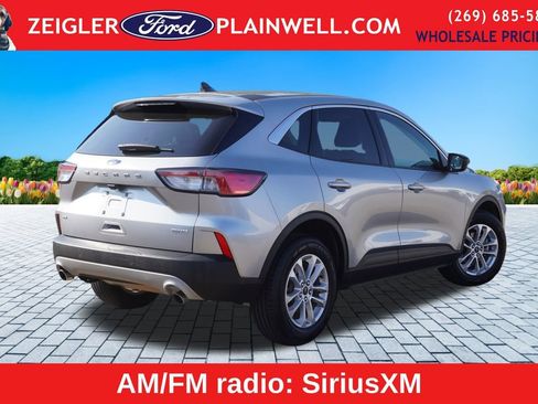 Used 2022 Ford Escape SE w/ Cold Weather Package image 5