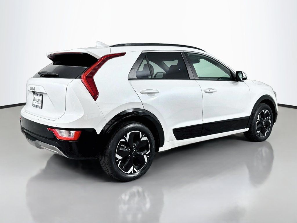 Used 2023 Kia Niro Wind w/ Wind Preserve Package FWD image 7