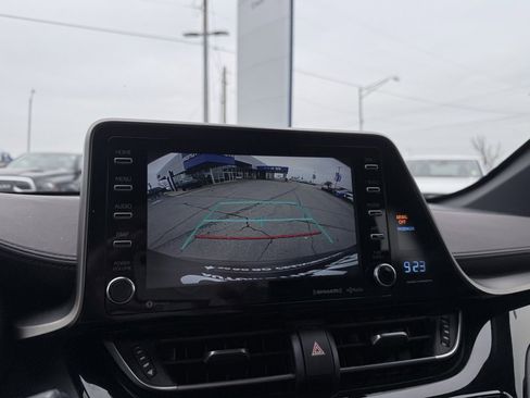 Used 2019 Toyota C-HR Limited image 16