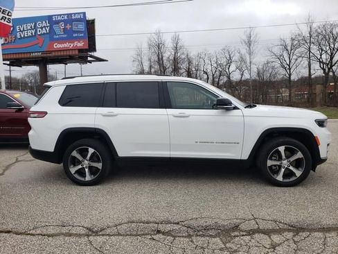 Used 2023 Jeep Grand Cherokee L Limited image 2
