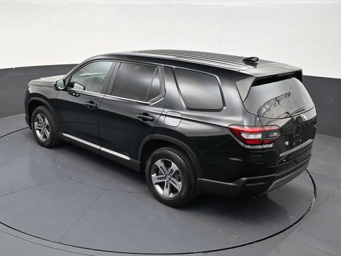 Used 2025 Honda Pilot EX-L image 14