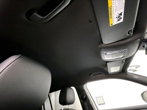 Certified 2022 Mercedes-Benz GLB 250 image 28