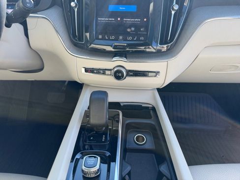 Used 2025 Volvo XC60 T8 Plus w/ Protection Package Premier AWD/4WD image 11